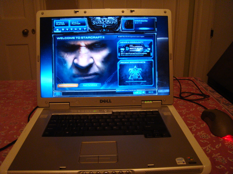 Tadaa. Hij werkt weer. Kan ik eindelijk mijn favoriete spel StarCraft 2 weer spelen.