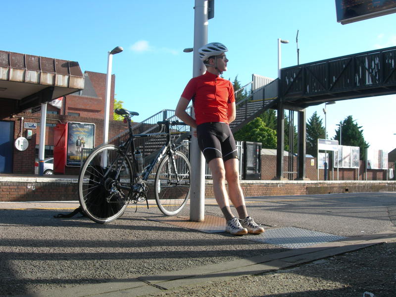 7:45. De eerste trein naar Salisbury op zondag. Ik heb een retourtje, want dat is maar 5% duurder dan een enkele reis. Verzekeren kan je zelf.